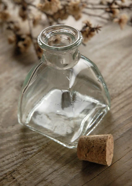 Richland Weddings Diamond Shape 3" Glass Bottles 2oz & Cork Tops Set Of 48 2 Richland Weddings Diamond Shape 3" Glass Bottles 2oz & Cork Tops Set Of 48